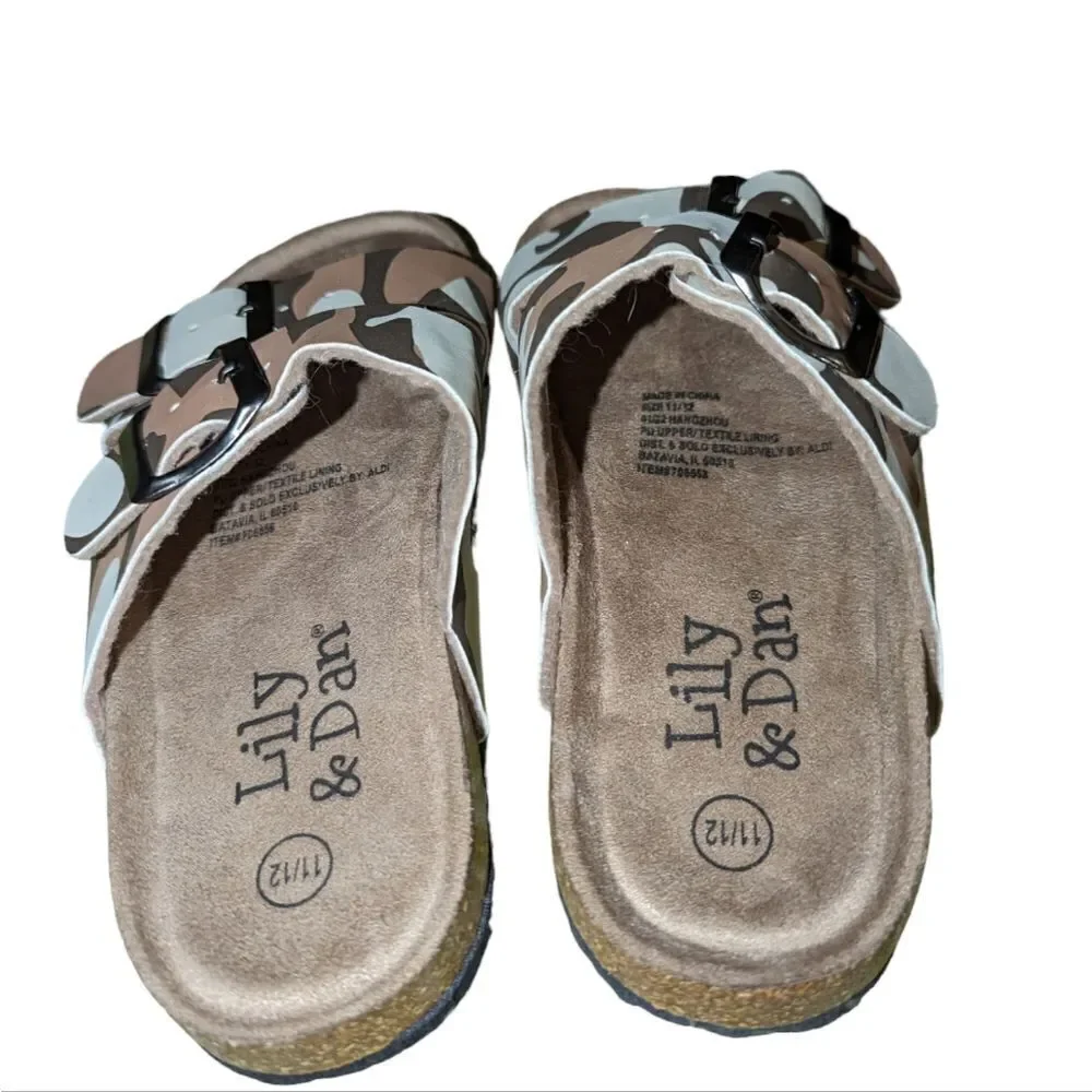 ‎Lily and Dan camo sandals